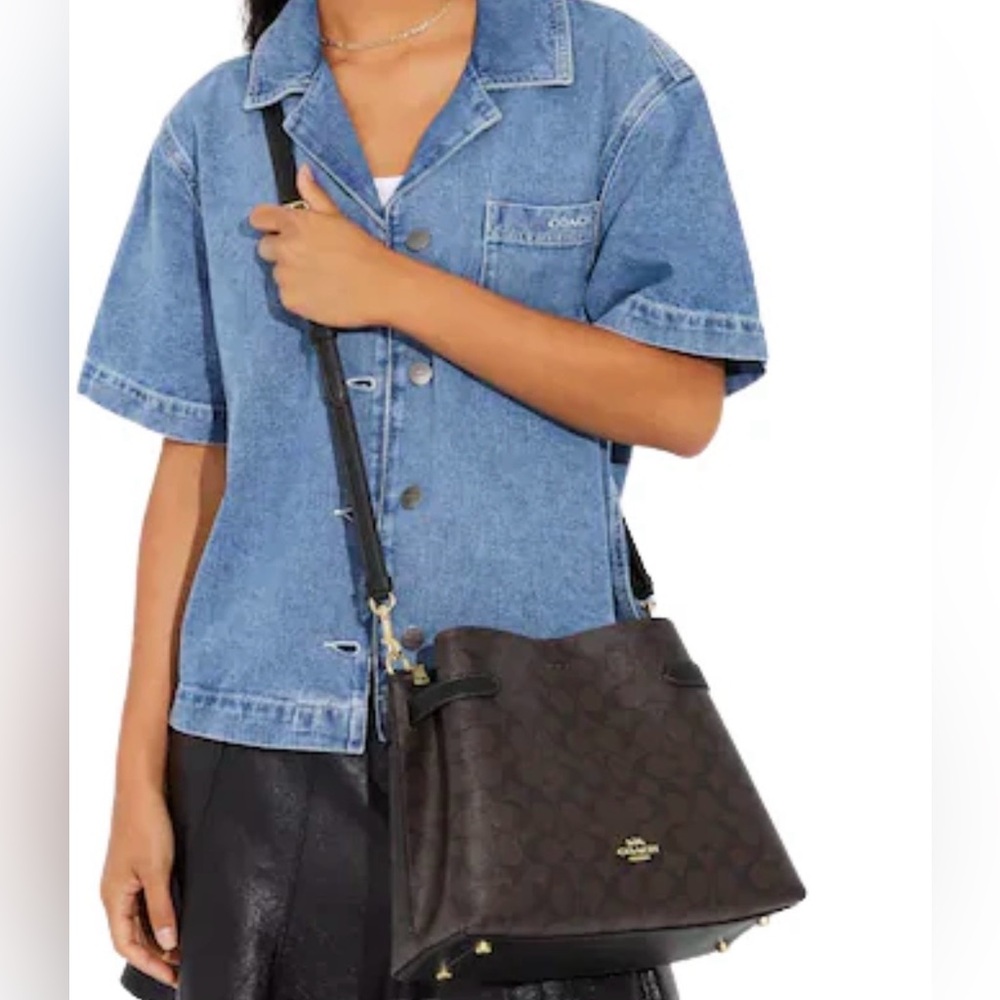 Coach Hanna Shoulder Bag in Signature Canvas - Picture 3 of 16